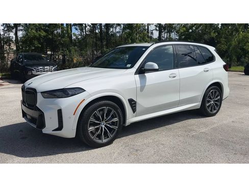 Used 2025 BMW X5 xDrive40i w/ M Sport Package AWD/4WD image 5