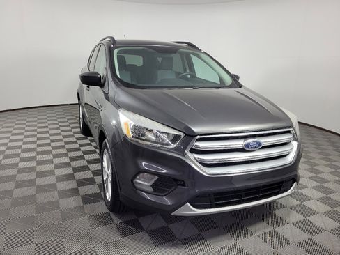 Used 2018 Ford Escape SE w/ SE Sync 3 Package FWD image 13