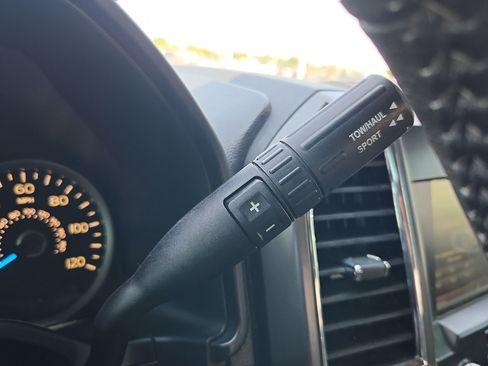 Used 2015 Ford F150 XLT w/ Equipment Group 302A Luxury AWD/4WD image 23