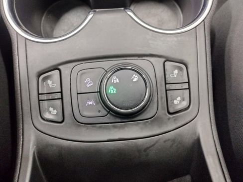 Used 2022 GMC Terrain SLT w/ Infotainment Package II AWD/4WD image 38