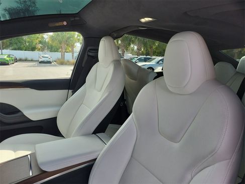 Used 2023 Tesla Model X image 6