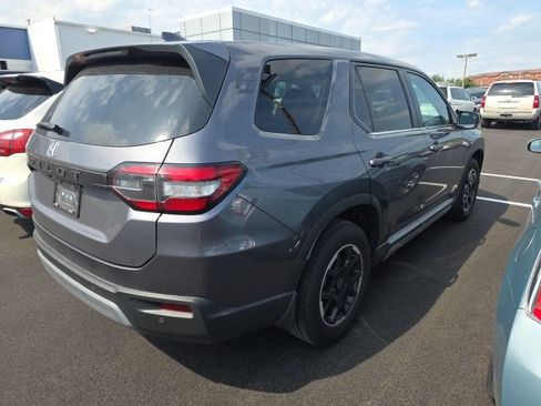 Used 2025 Honda Pilot EX-L image 4