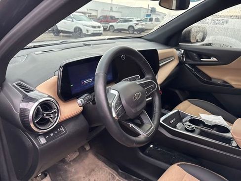 Used 2025 Chevrolet Equinox ACTIV image 8