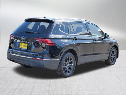 Certified 2022 Volkswagen Tiguan SE image 7