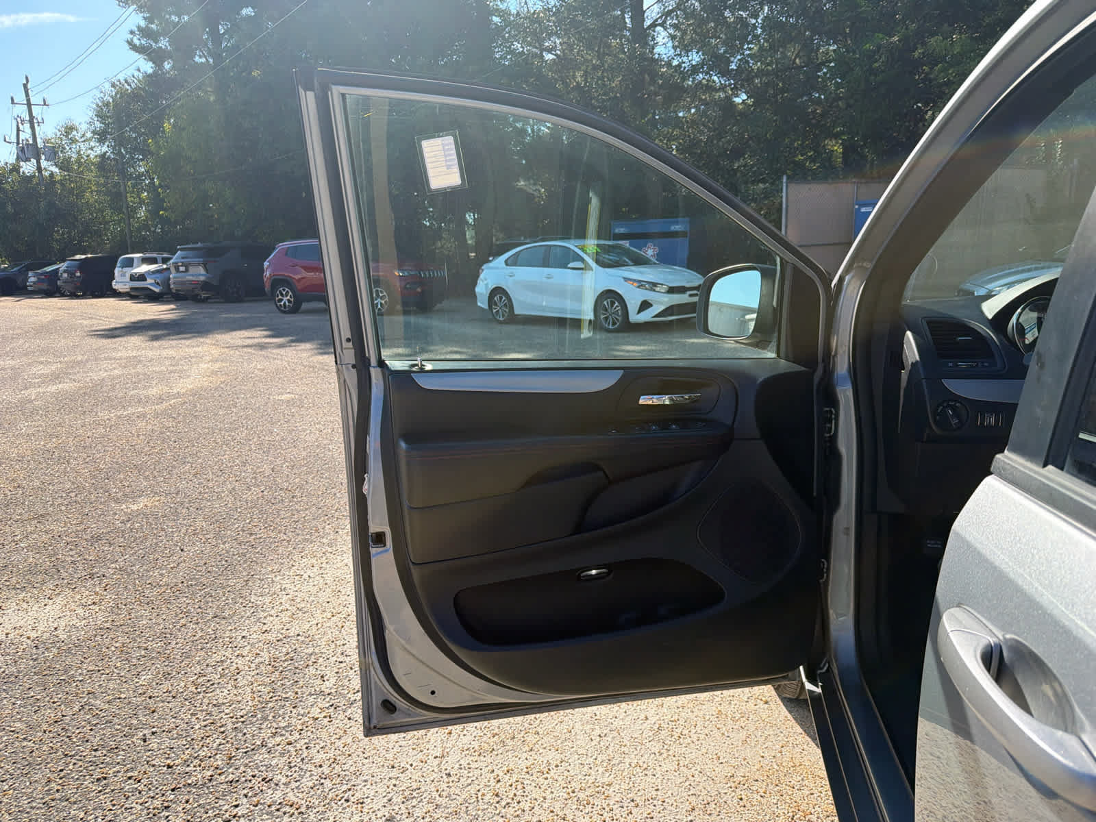 Used 2019 Dodge Grand Caravan GT FWD image 17
