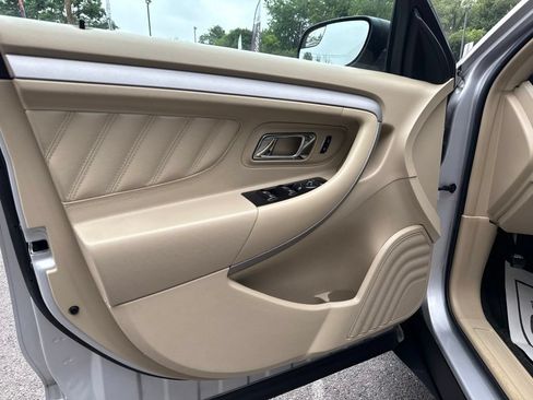 Used 2016 Ford Taurus SE FWD image 20