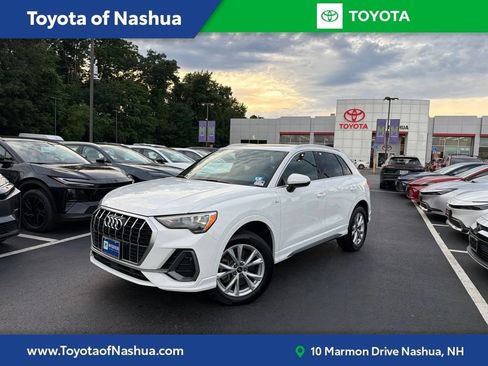 Used 2021 Audi Q3 2.0T Premium w/ Convenience Package AWD/4WD image 1