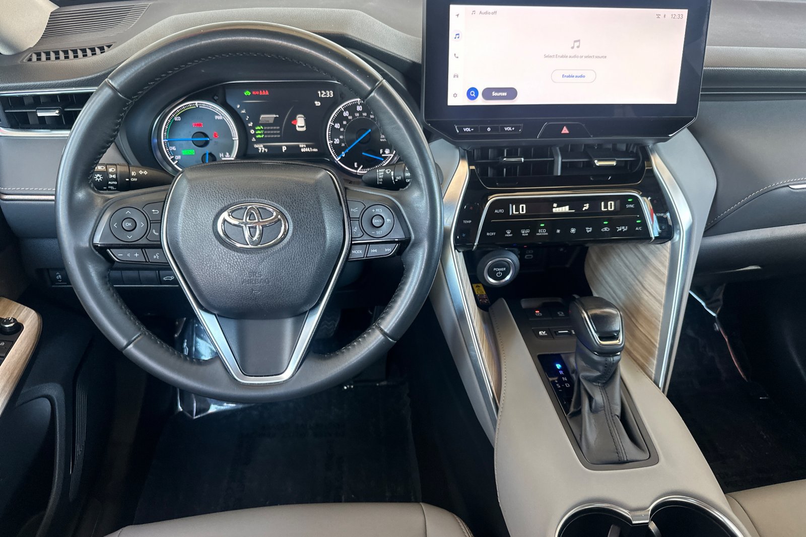 Certified 2024 Toyota Venza XLE AWD/4WD image 18