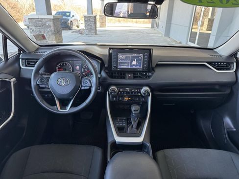 Used 2021 Toyota RAV4 XLE w/ Convenience Package image 15