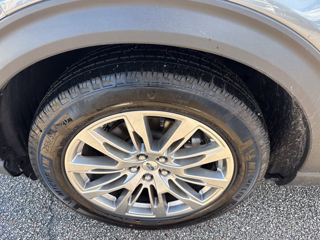 Used 2026 Ford Explorer Platinum RWD image 13