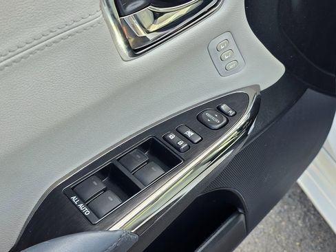 Used 2015 Toyota Avalon XLE Touring image 20