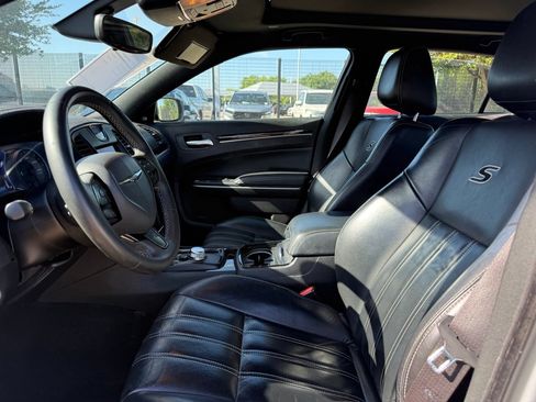 Used 2023 Chrysler 300 S RWD image 9