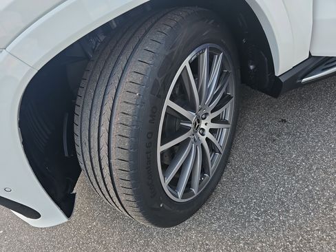 New 2026 Mercedes-Benz GLS 450 4MATIC image 35