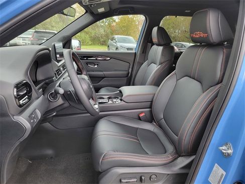 New 2025 Honda Pilot TrailSport image 13