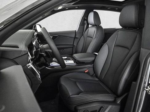 Used 2025 Audi Q8 Premium Plus w/ Premium Plus Package image 17