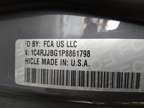 Used 2023 Jeep Grand Cherokee L Limited RWD image 33