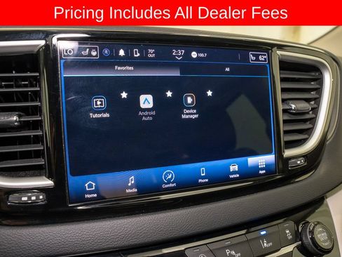 Used 2023 Chrysler Pacifica Touring-L FWD image 13
