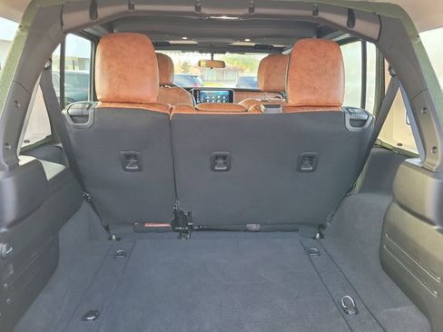 Used 2025 Jeep Wrangler Unlimited Sport AWD/4WD image 9