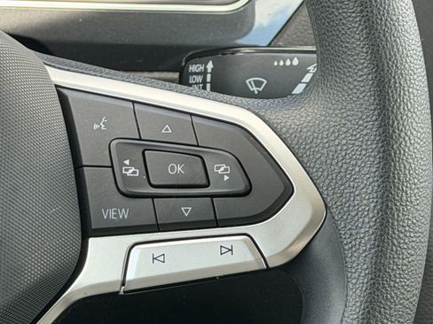 Used 2022 Volkswagen Tiguan S image 22