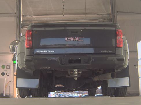 Used 2016 GMC Sierra 3500 Denali w/ Duramax Plus Package image 7