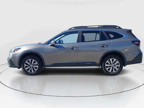 Used 2022 Subaru Outback Premium image 4