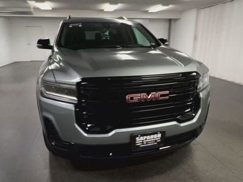 Certified 2023 GMC Acadia SLE w/ Driver Convenience Package FWD image 3