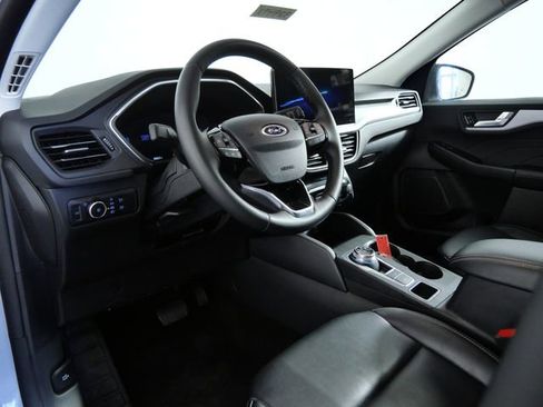 Certified 2025 Ford Escape Platinum AWD/4WD image 15