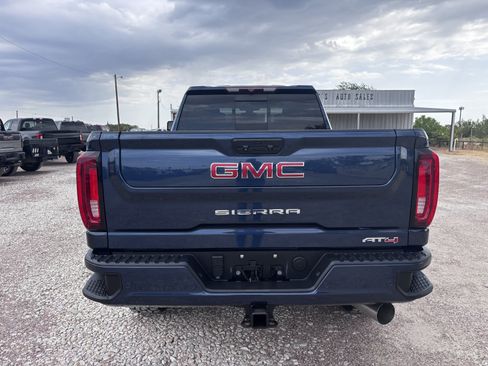 Used 2023 GMC Sierra 2500 AT4 w/ AT4 Preferred Package AWD/4WD image 4