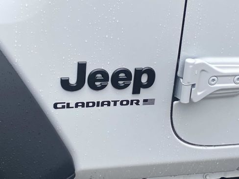 New 2026 Jeep Gladiator Sport image 7