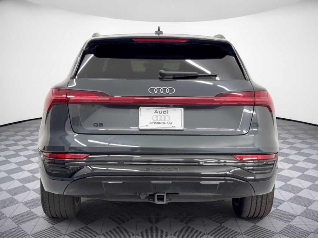 Used 2024 Audi Q8 e-tron Premium Plus w/ Premium Plus Package AWD/4WD image 11