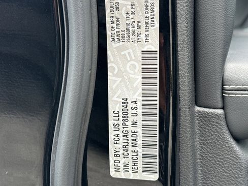 Used 2023 Jeep Grand Cherokee L Laredo image 27