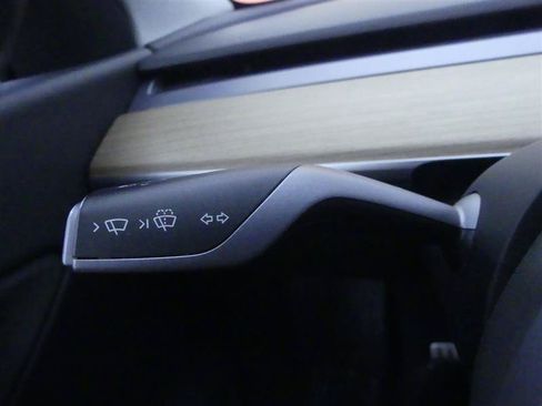 Used 2022 Tesla Model Y Performance AWD/4WD image 17