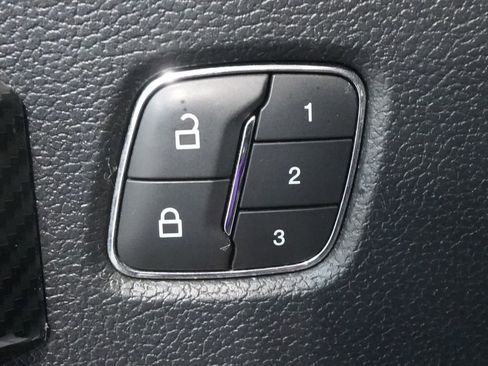 Used 2019 Ford F150 Lariat image 18