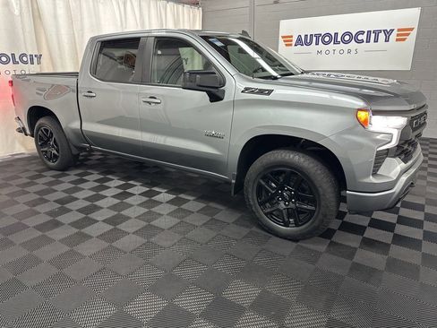 Used 2023 Chevrolet Silverado 1500 RST image 2