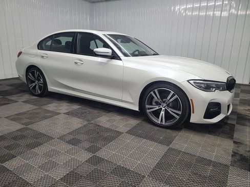 Used 2019 BMW 330i Sedan w/ M Sport Package RWD image 1