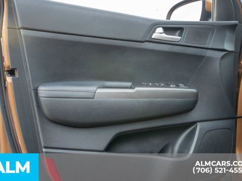 Used 2019 Kia Sportage LX w/ LX Popular Package image 11