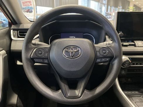 Used 2025 Toyota RAV4 XLE image 16