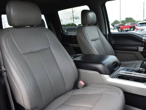 Used 2020 Ford F150 Lariat RWD image 29