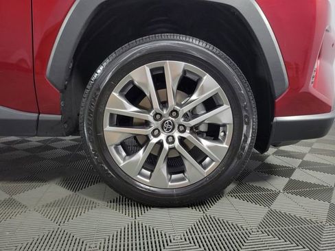 Used 2020 Toyota RAV4 Limited FWD image 11