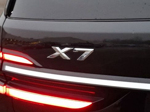 Used 2025 BMW X7 xDrive40i image 33