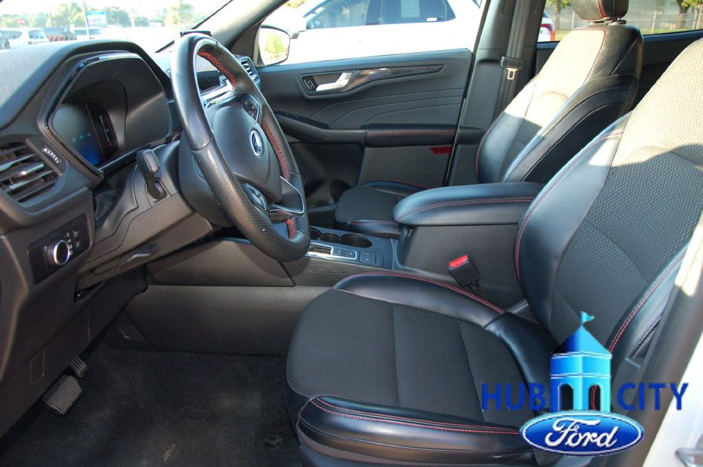 Used 2025 Ford Escape ST-Line FWD image 10