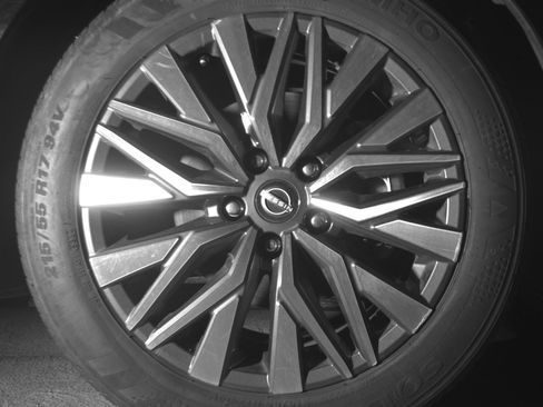 Used 2025 Nissan Altima 2.5 SV FWD image 13
