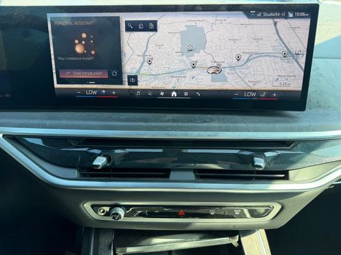 Used 2025 BMW X7 xDrive40i w/ Premium Package AWD/4WD image 16