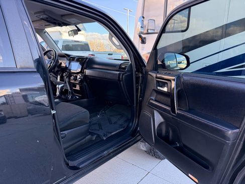 Used 2019 Toyota 4Runner TRD Off Road 4x4 4dr SUV image 23