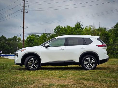 Used 2024 Nissan Rogue SL AWD/4WD image 6