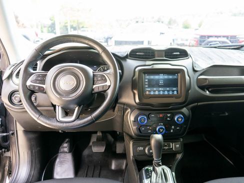 Used 2021 Jeep Renegade Latitude w/ Convenience Group AWD/4WD image 13