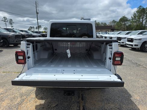 New 2026 Jeep Gladiator Mojave image 32