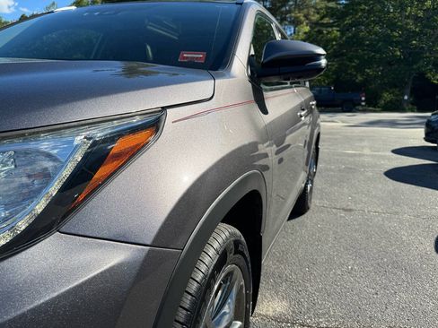 Used 2019 Toyota Highlander Limited Platinum AWD/4WD image 12