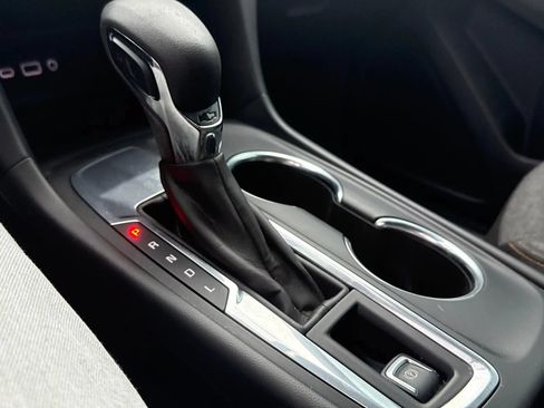 Used 2022 Chevrolet Equinox LT FWD image 23