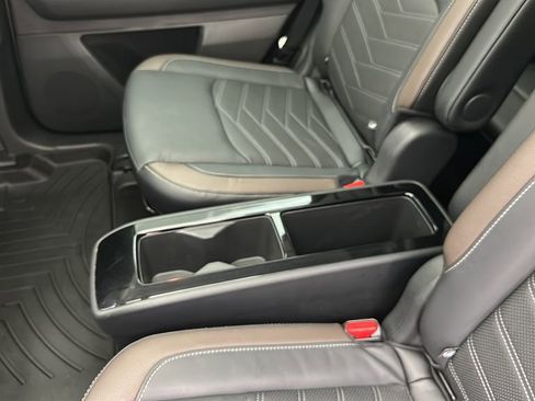 Used 2024 Nissan Pathfinder Platinum AWD/4WD image 15